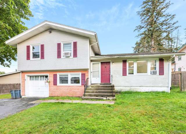 Property at 25 Morris Dr, Monticello, NY 12701, 3 beds, 1.5 baths