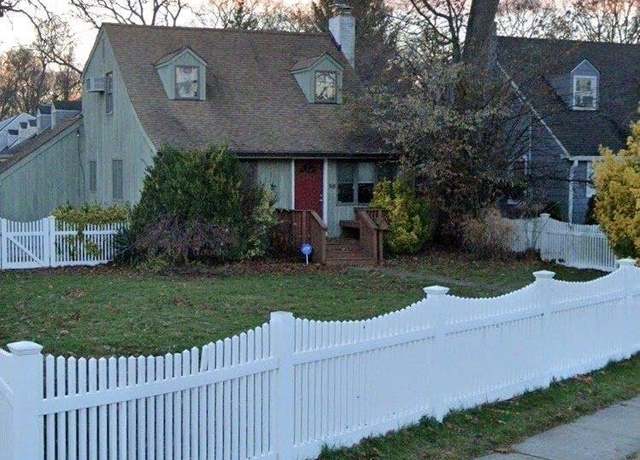 Property at 25 N Babylon Tpke, Merrick, NY 11566, 2 beds, 1 bath
