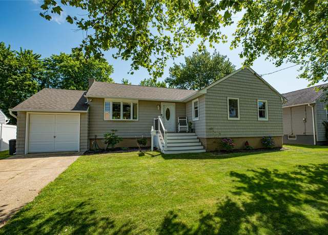 Property at 19 Tappan Ave, Babylon, NY 11702, 3 beds, 2 baths