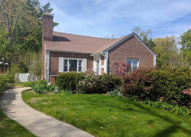 Property at 10 Regent Pl, Yonkers, NY 10710, 3 beds, 2 baths
