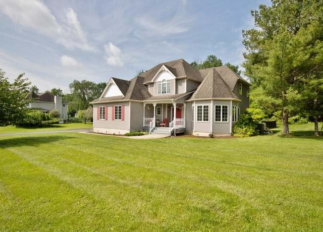 Property at 4 Andrew Ct, Florida, NY 10921, 4 beds, 2.5 baths