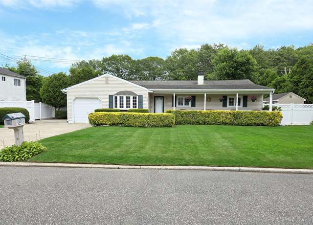 Property at 91 Bellwood Ave, South Setauket, NY 11720, 3 beds, 1 bath