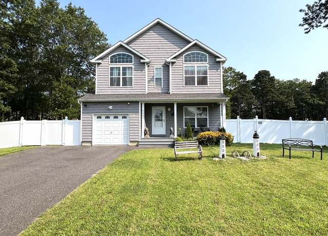 Property at 2405 Fire Ave, Medford, NY 11763, 4 beds, 2 baths