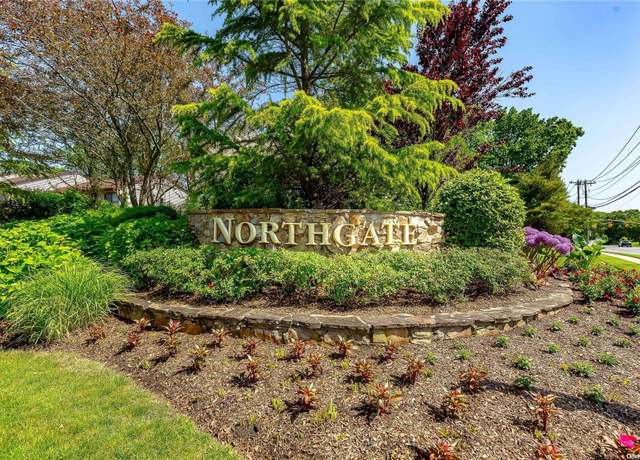 Property at 34 Northgate Cres, Melville, NY 11747, 3 beds, 2.5 baths