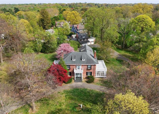 Property at 44 North Dr, Manhasset, NY 11030, 5 beds, 3.5 baths