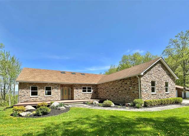 Property at 556 Bruyn Tpke, Wallkill, NY 12589, 3 beds, 2 baths