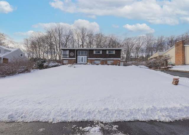 Property at 75 Tennyson Dr, Nanuet, NY 10954, 5 beds, 3 baths