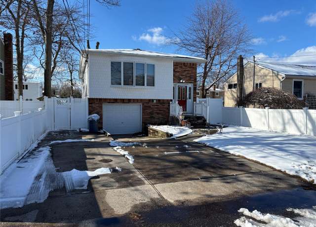 Property at 607 Myrtle Ave, West Islip, NY 11795, 3 beds, 2 baths