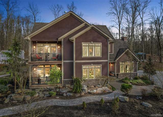 Property at 252 Sinsabaugh Rd, Pine Bush, NY 12566, 6 beds, 4 baths