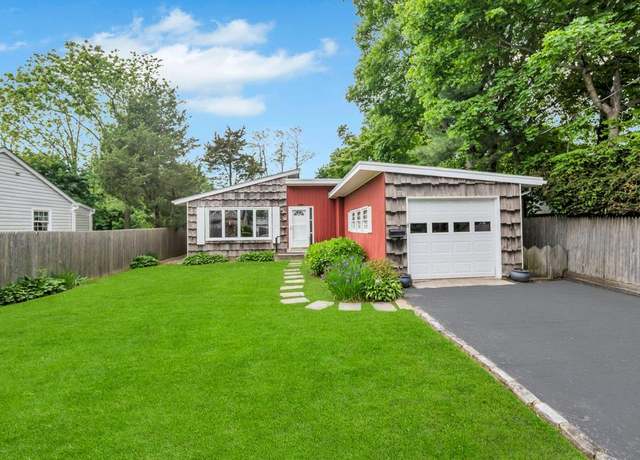 Property at 3 9th Ave, Huntington Station, NY 11746, 3 beds, 1 bath