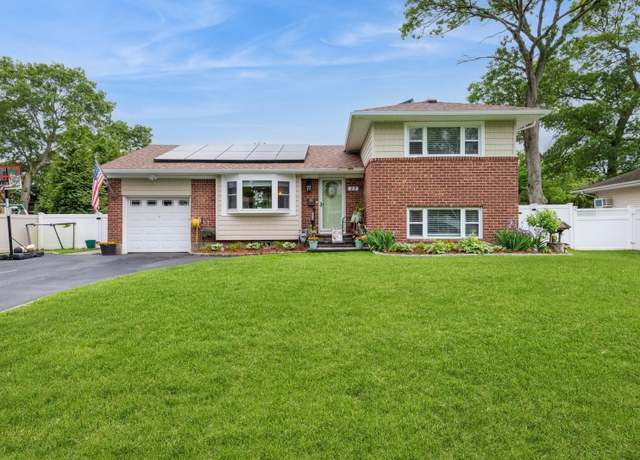 Property at 27 Schuyler Dr, Commack, NY 11725, 3 beds, 2 baths