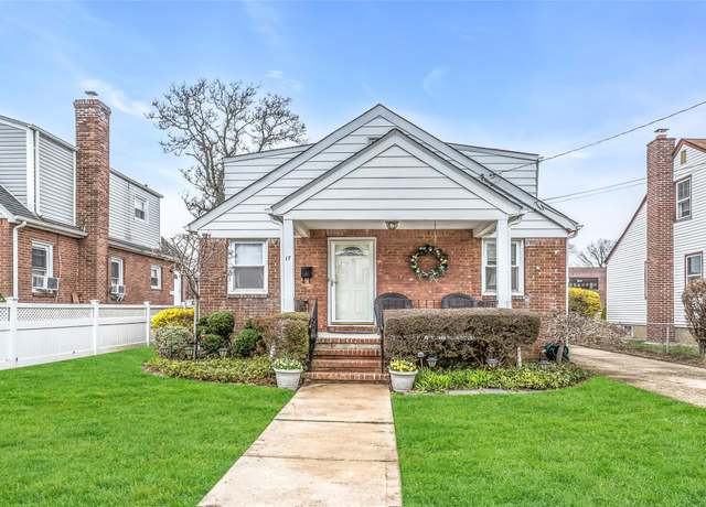 Property at 17 Hillside Ave, Lynbrook, NY 11563, 3 beds, 2 baths
