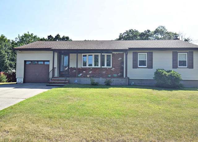 Property at 169 N 25th St, Wheatley Heights, NY 11798, 3 beds, 1 bath