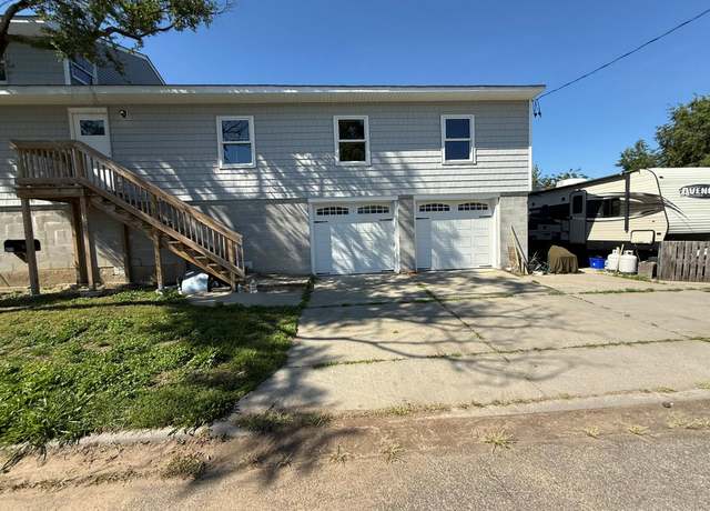 Property at 635 Warren St, Baldwin Harbor, NY 11510, 5 beds, 3.5 baths
