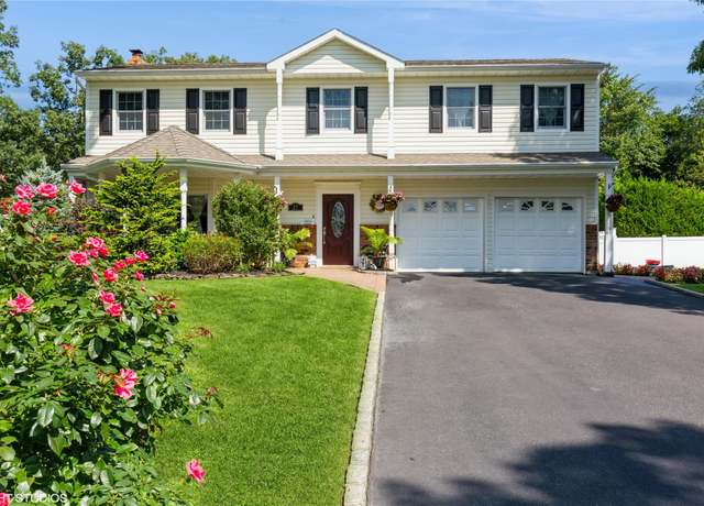 Property at 27 Gaynor Ave, Nesconset, NY 11767, 4 beds, 2.5 baths