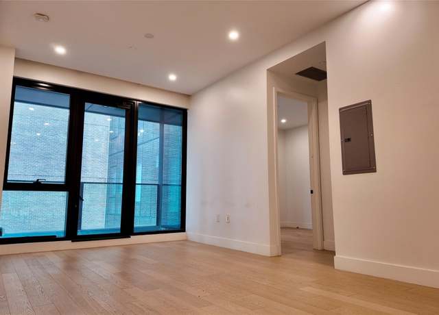 Property at 5 Court Sq Unit 6A, Long Island City, NY 11101, 2 beds, 2 baths