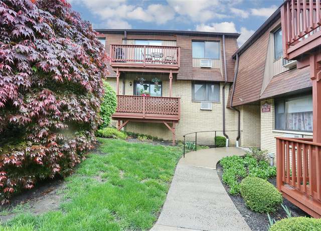 Property at 221 Richard Ct, Pomona, NY 10970, 2 beds, 1.5 baths