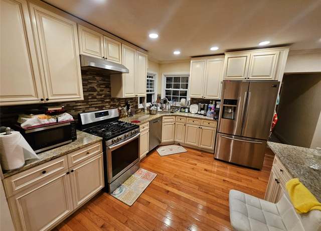 Property at 100 Glenmore Ave, Hempstead, NY 11550, 7 beds, 4 baths