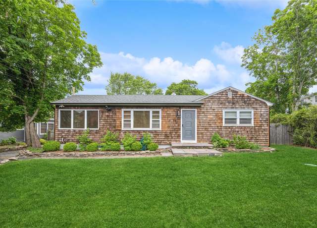 Property at 4019 Noyac Rd, Sag Harbor, NY 11963, 2 beds, 1 bath