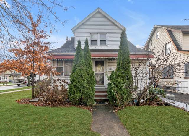 Property at 222 Lowell Ave, Floral Park, NY 11001, 5 beds, 3 baths