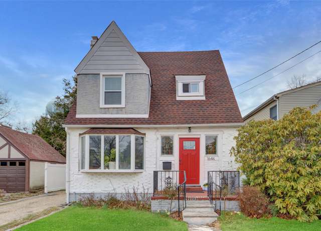 Property at 1644 Kenneth Ave, North Baldwin, NY 11510, 2 beds, 2 baths