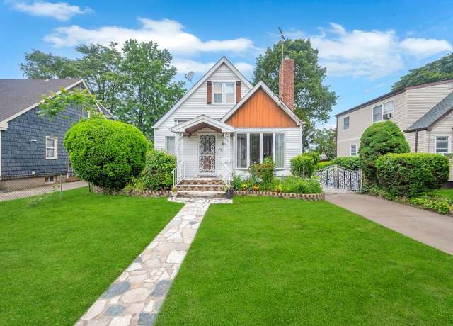 Property at 23 Dale Ave, Hempstead, NY 11550, 4 beds, 2 baths