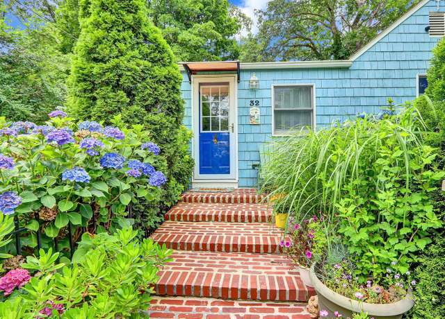 Property at 32 Dewey St, Port Jefferson Station, NY 11776, 2 beds, 1 bath
