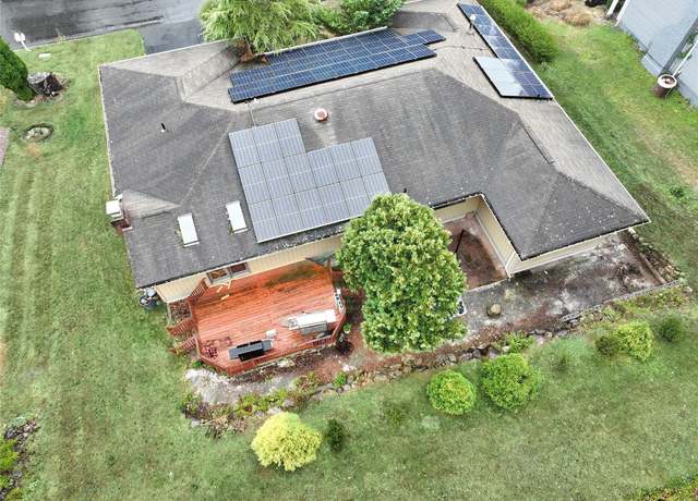 Property at 33 Palisades Ct, Pomona, NY 10970, 5 beds, 2.5 baths