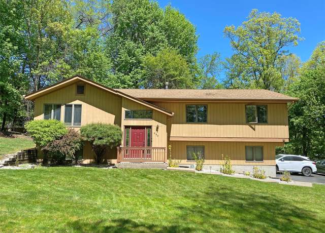 Property at 685 Route 304, New City, NY 10956, 4 beds, 3 baths