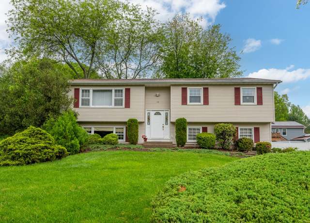 Property at 10 Parklyn Ct, Bardonia, NY 10954, 4 beds, 2.5 baths