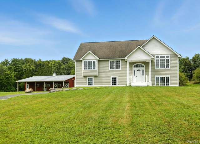 Property at 160 Pirog Rd, Pine Bush, NY 12566, 3 beds, 2.5 baths