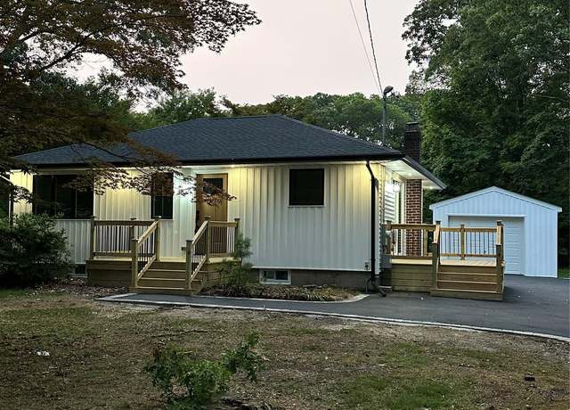 Property at 131 Southaven Ave, Mastic, NY 11950, 3 beds, 1 bath