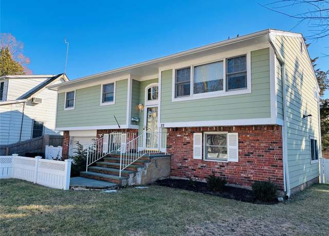 Property at 22 Bell Ln, Bayville, NY 11709, 4 beds, 2 baths