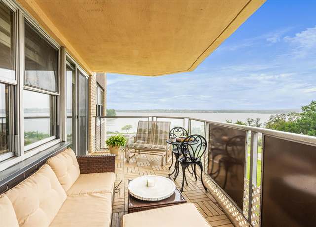 Property at 17-85 215th St Unit 4M, Bayside, NY 11360, 2 beds, 2 baths