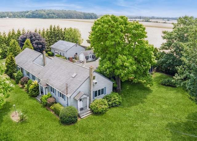 Property at 6580 Oregon Rd, Cutchogue, NY 11935, 4 beds, 3 baths