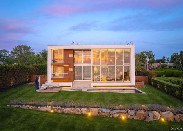 Property at 445 Glen Ct, Cutchogue, NY 11935, 4 beds, 4.5 baths