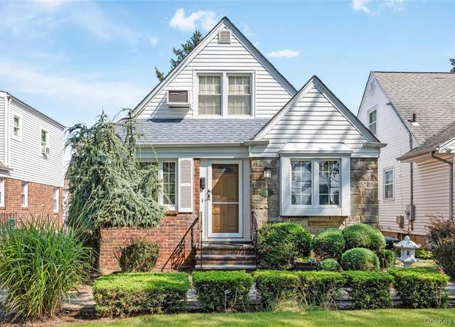 Property at 15 Stewart Ave, Stewart Manor, NY 11530, 4 beds, 2 baths