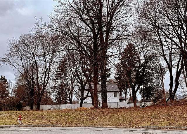 Property at 11 Knollwood Crst, Elmsford, NY 10523