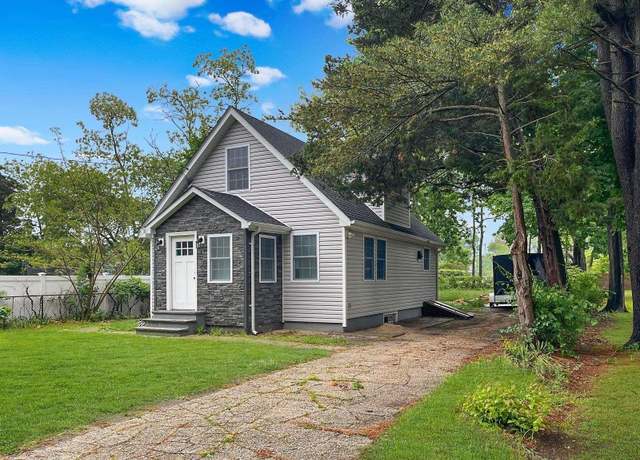 Property at 255 Ocean Ave, Brentwood, NY 11717, 3 beds, 3.5 baths