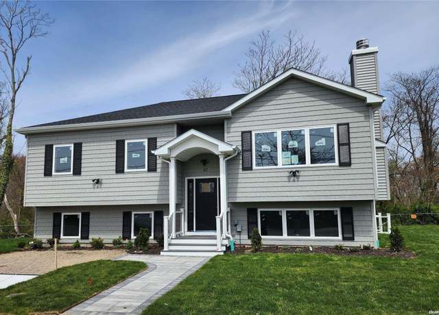 Property at 51 Harrison Ave, Bay Shore, NY 11706, 7 beds, 4 baths