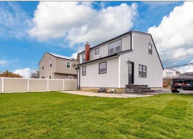 Property at 831 Atlantic St, Lindenhurst, NY 11757, 4 beds, 2 baths