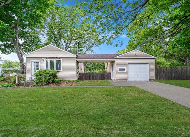 Property at 96 Toomey Rd, West Islip, NY 11795, 2 beds, 1 bath