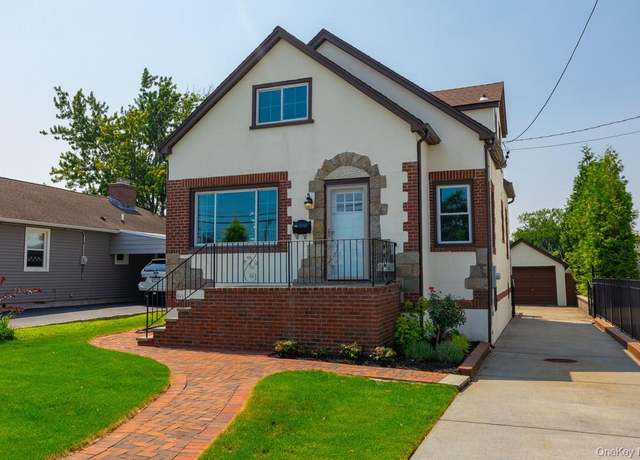 Property at 94 Alhambra Rd, Massapequa, NY 11758, 4 beds, 2 baths