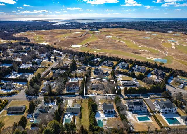 Property at 45 Country Club Dr, Southampton, NY 11968, 3 beds, 1.5 baths