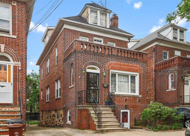 Property at 332 E 240th St, Bronx, NY 10470, 5 beds, 3 baths