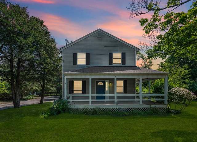 Property at 4 Cooks Ln, Westhampton, NY 11977, 4 beds, 3 baths