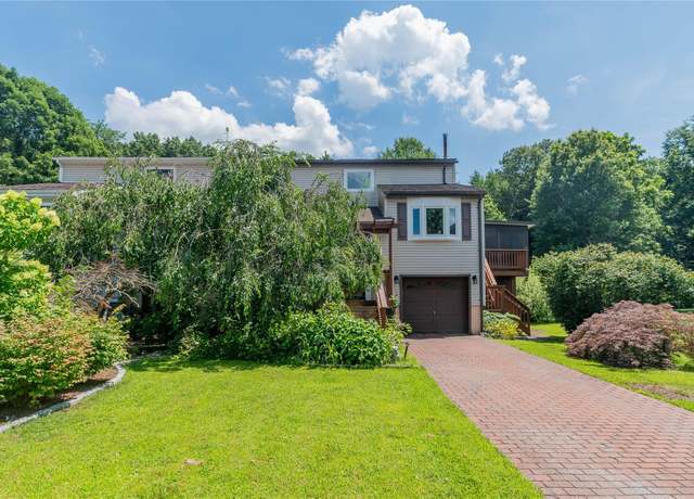 Property at 11 Hamlet Ct, Wappingers Falls, NY 12590, 2 beds, 2 baths