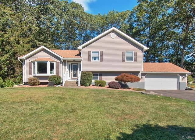Property at 43 Brandywine Xing, Newburgh, NY 12550, 3 beds, 2 baths