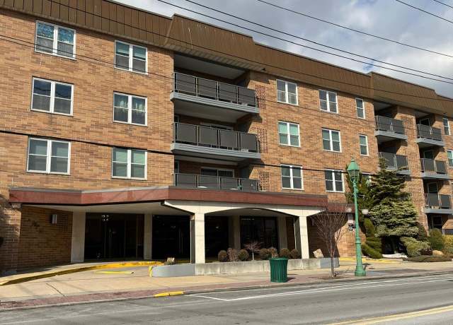 Property at 360 Central Ave #418, Lawrence, NY 11559, 1 bed, 1.5 baths