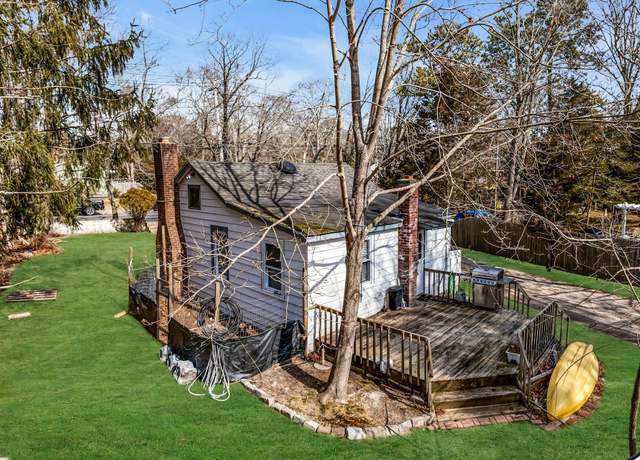 Property at 47 King St, Hampton Bays, NY 11946, 2 beds, 2 baths